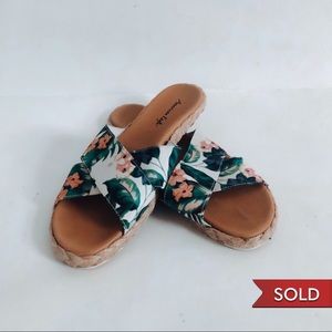 SOLD___American Eagle Cute Summer Spring Sandals